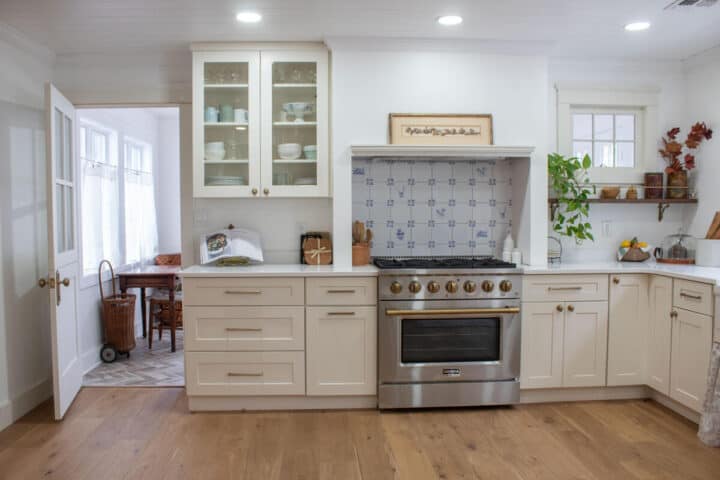 0101444-The-Honeycomb-Homes-country-kitchen-addition