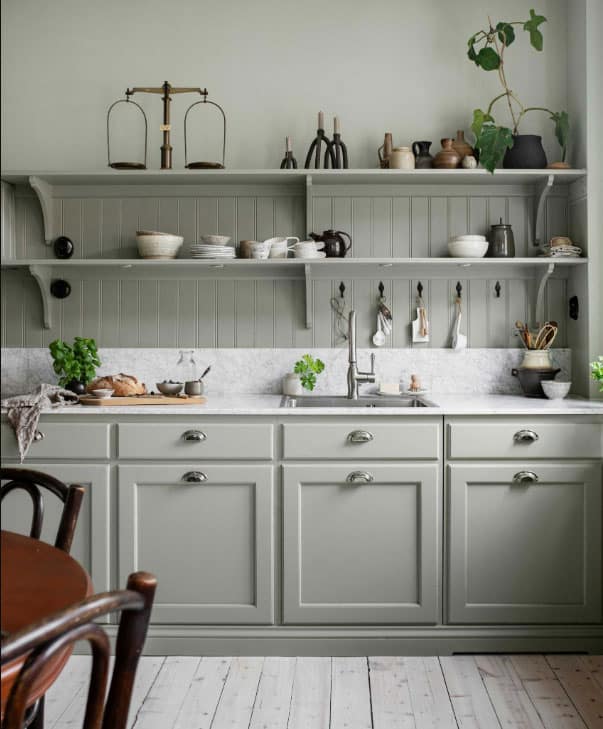 beadboard-with-open-shelving-kitchen-backsplash