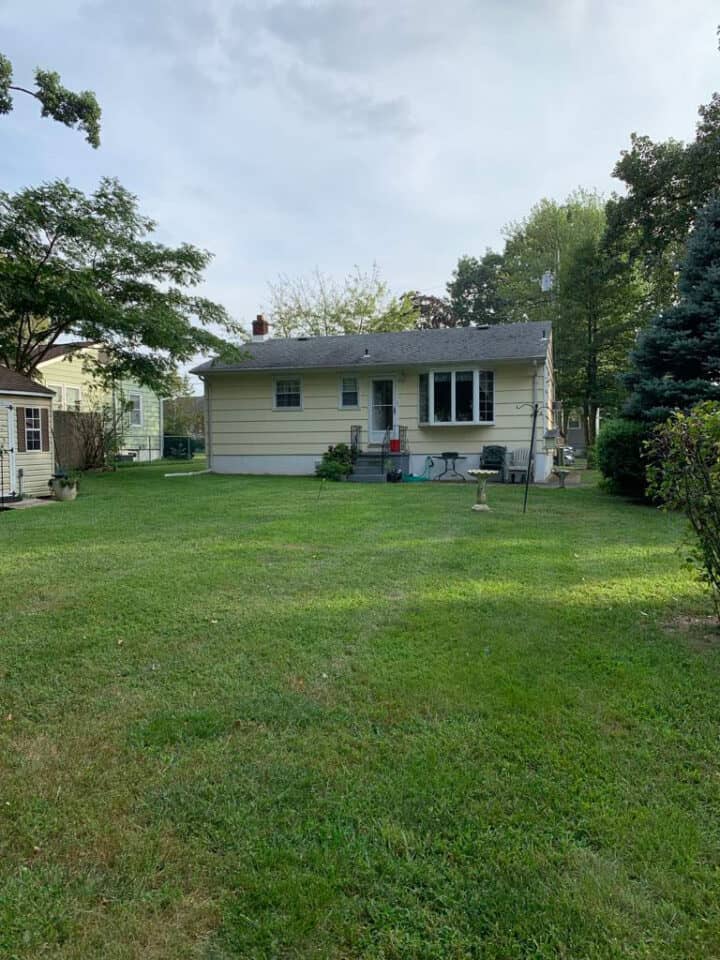small ranch house exterior before