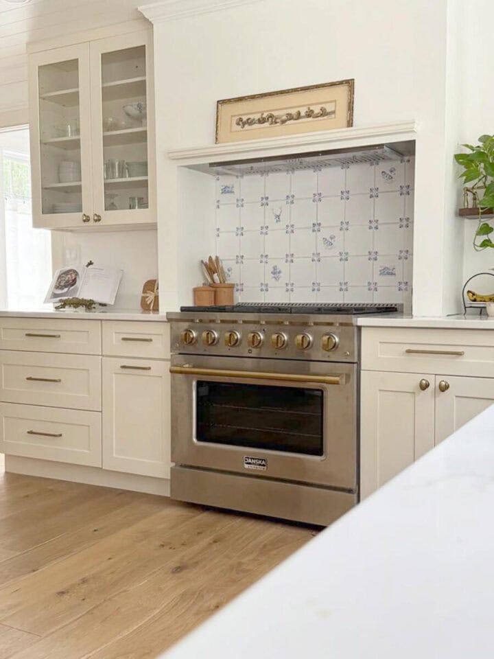 kitchen-range-tile-backsplash2