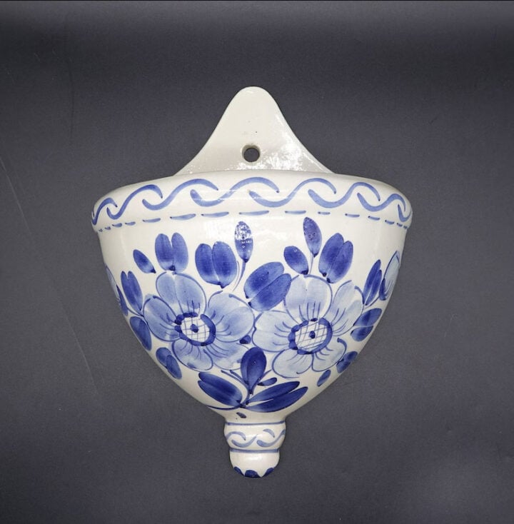 vintage-blue-and-white-wall-planter