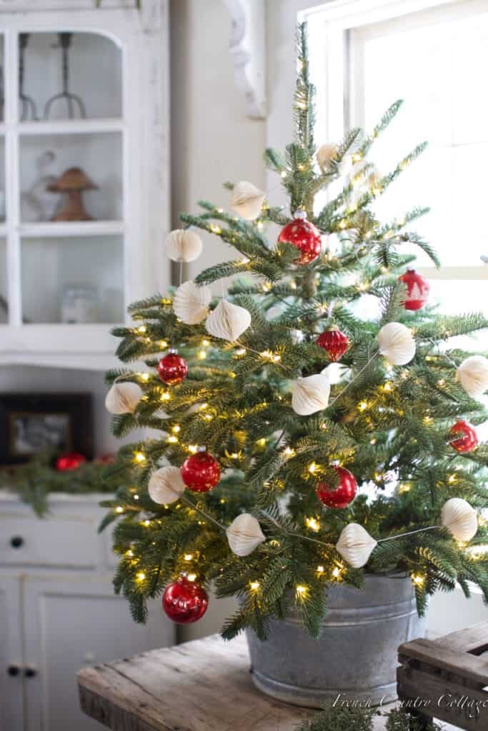 small Christmas tree decorating ideas